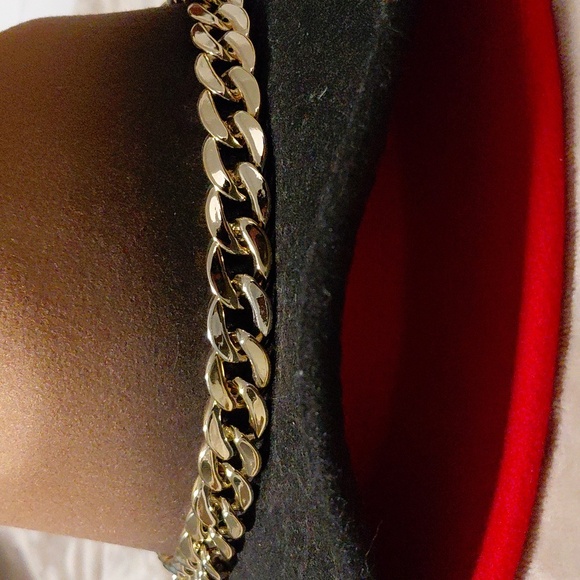 Stylish Tan and Black Fedora with Gold Chain - Picture 9 of 9